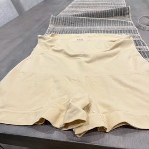 Shapermint shape wear boy short style beige. XXXL